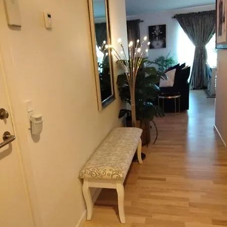 Attraktive *